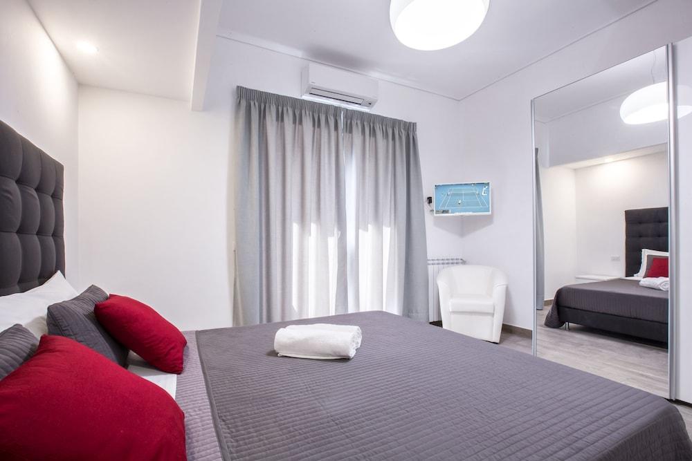 Modern spacious apartment with terrace, balconies, solarium & gym