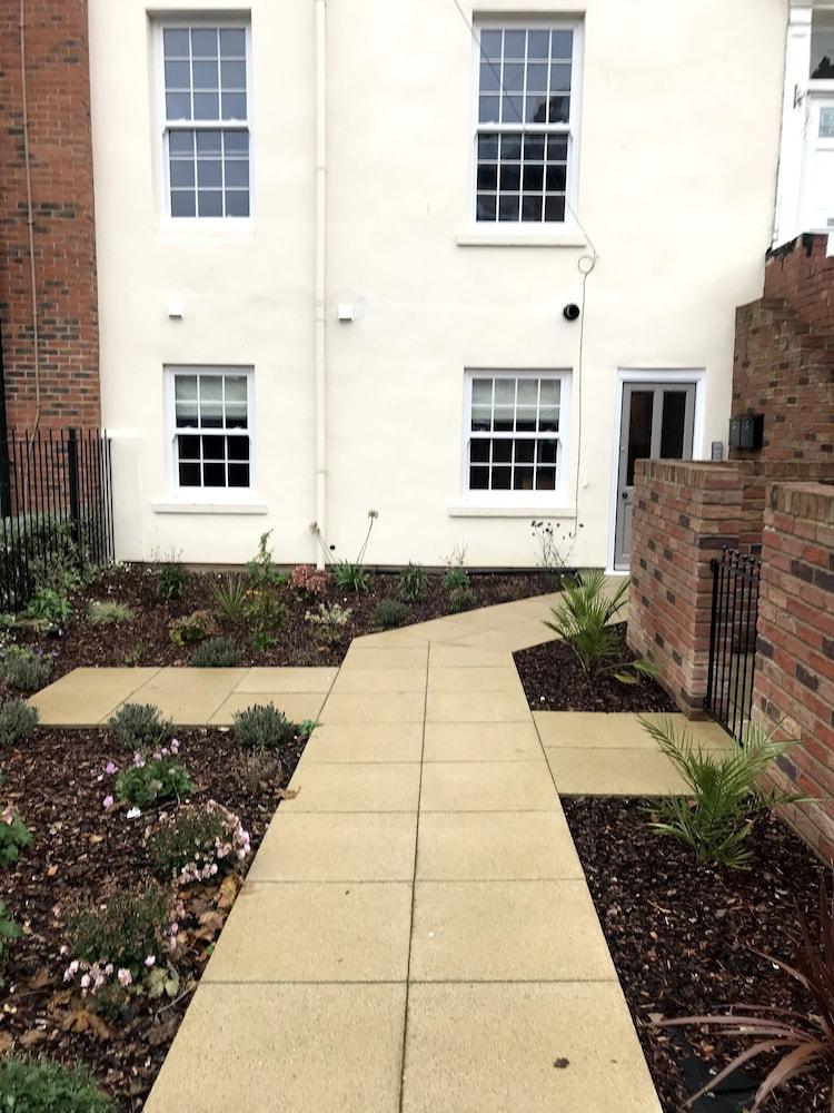 Seaview Holiday Home