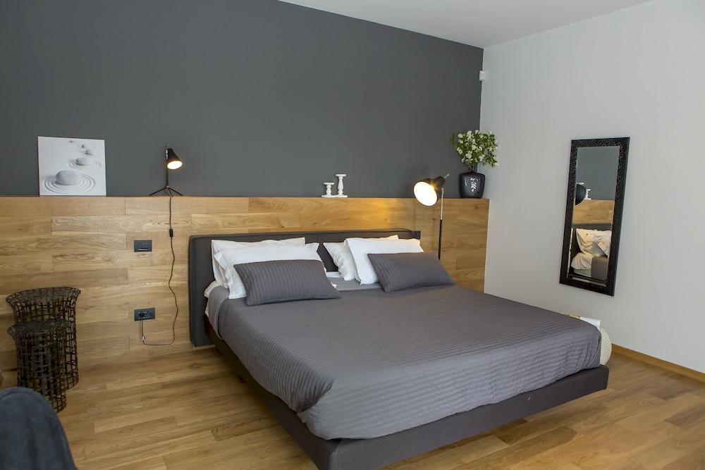 Spacious Villa With Private Pool and Jacuzzi in Porec