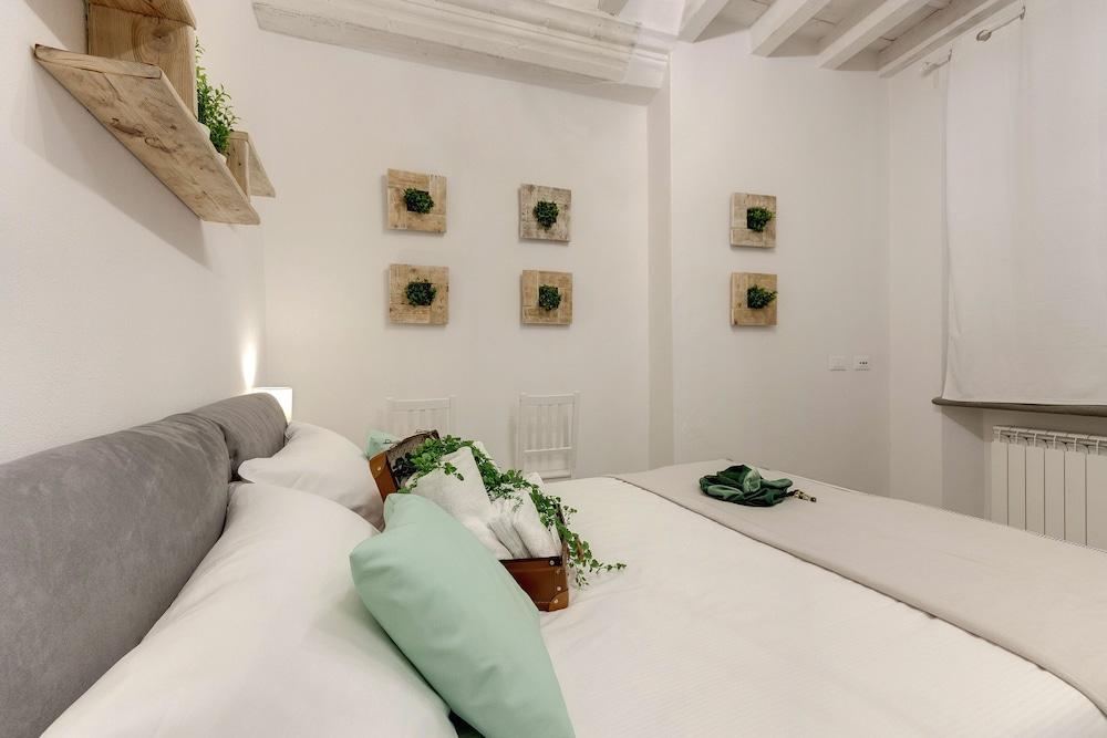 Vertical Garden Apartments by Mamo Florence