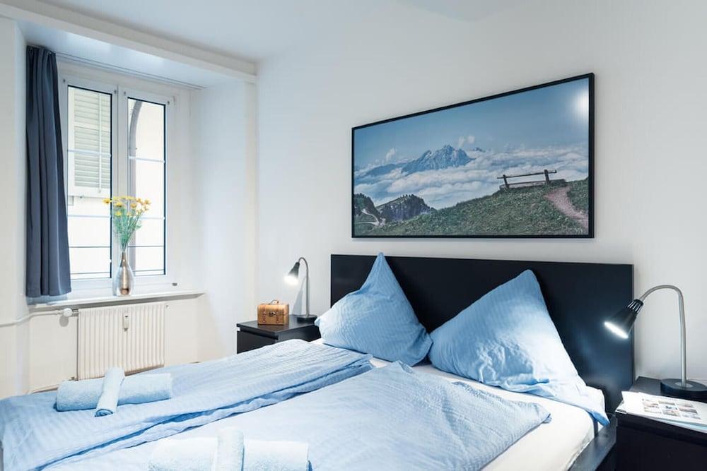 Hitrental Old Town Apartments