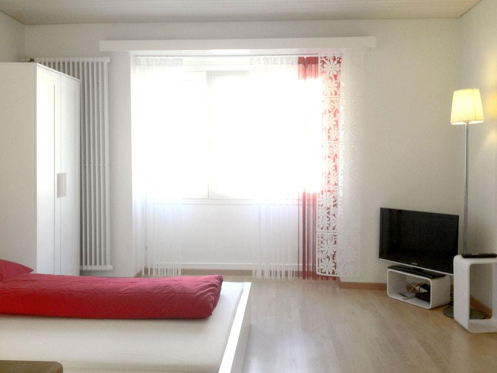 Hitrental Central Apartments