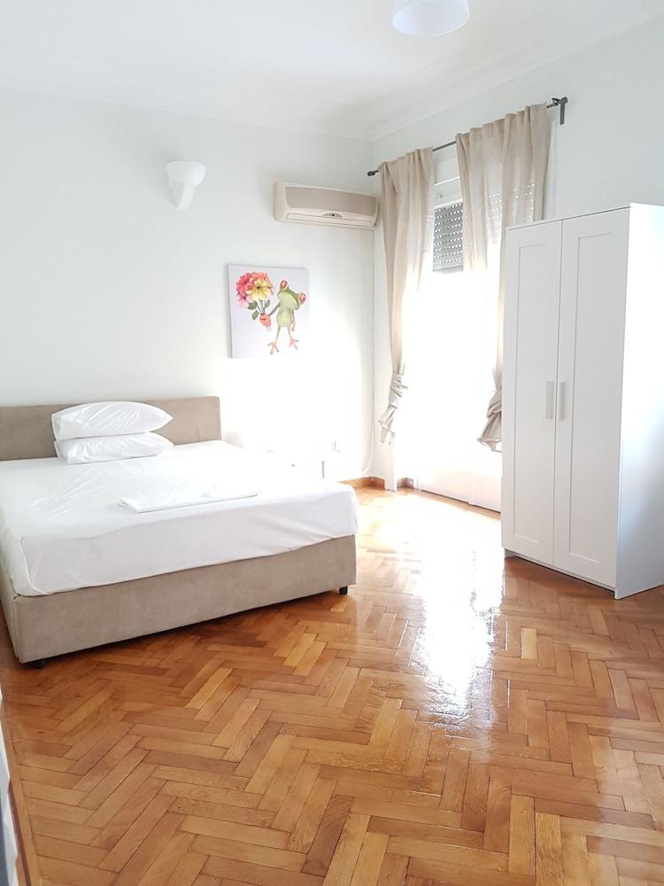 Erra - Taupe - Athens Center,140m²,4 BD,2 BATH