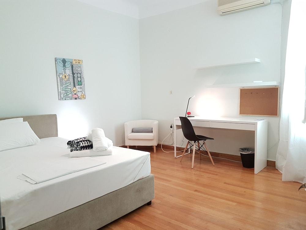 Erra - Taupe - Athens Center,140m²,4 BD,2 BATH