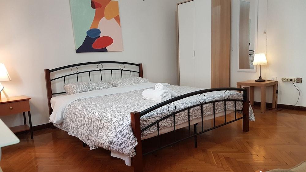 Erra - Teal - Athens Center, 110m², 4 BD, 2 BATH