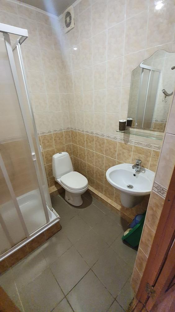 Mama Hotel - Always loves and waits