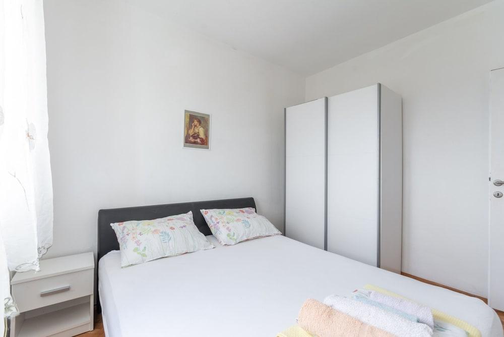 Apartments Paradise Bay