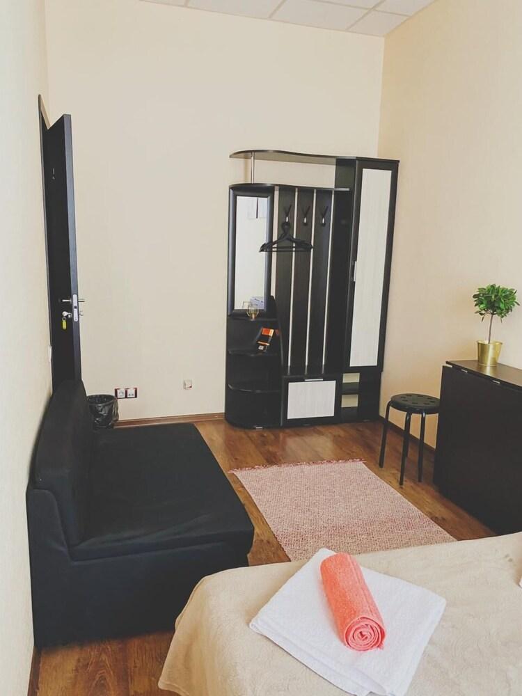 Gesthouse on Grecheskiy 29