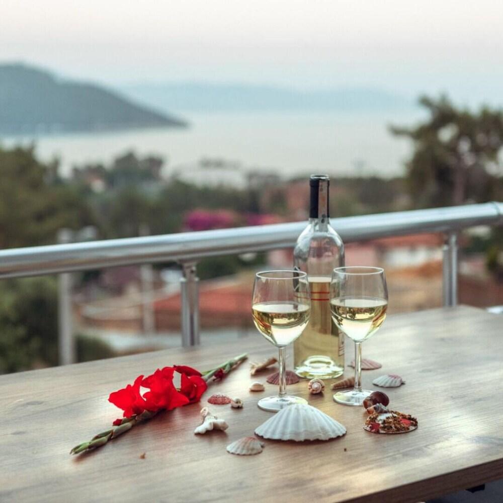 Onoda Hotel & Suites