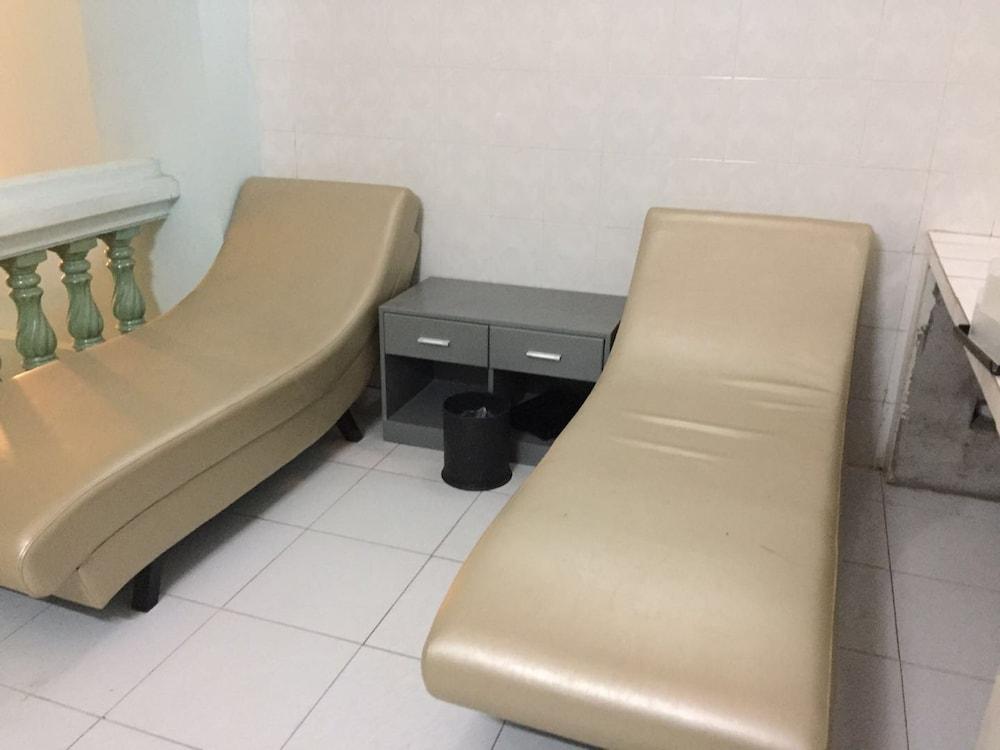 Golden Bridge Guest House