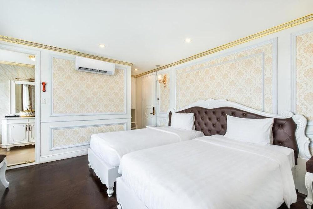 Halong Aquamarine Cruise