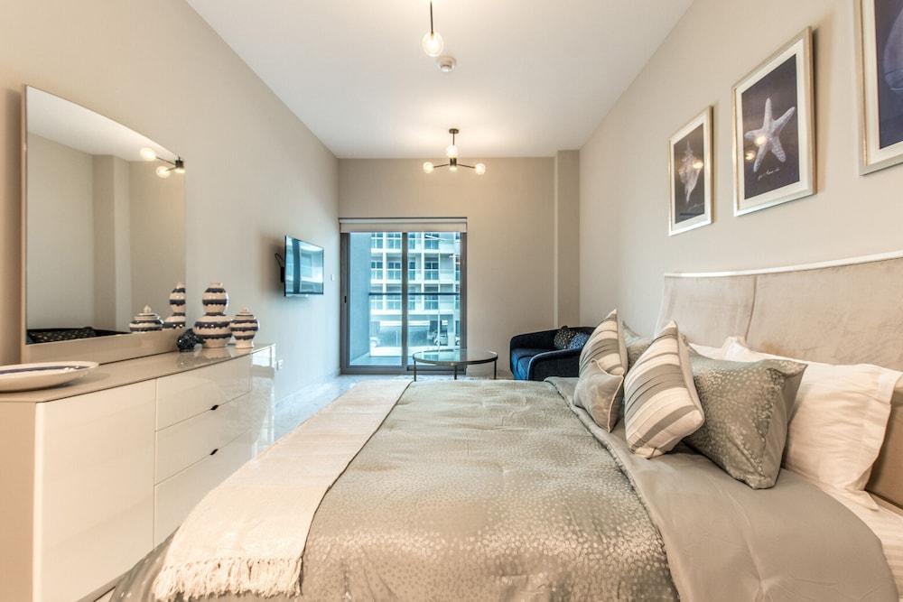 Dubai South MAG 5 555