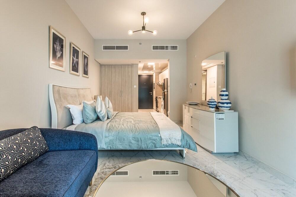 Dubai South MAG 5 555