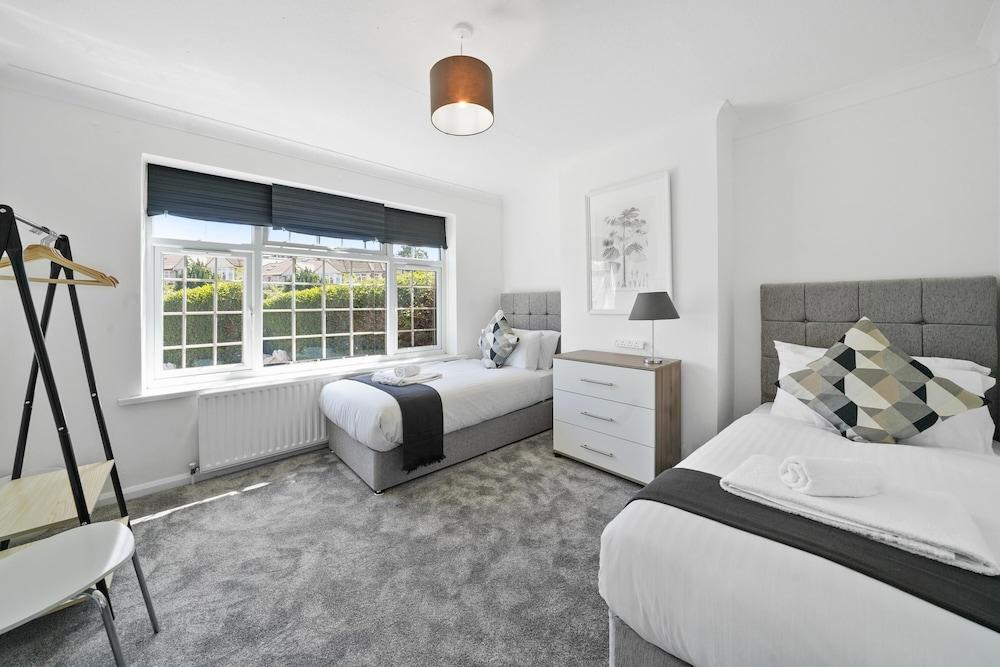 Hillary Serviced House