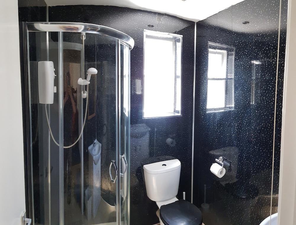 4 Berth, Ground Floor Flat, Glen Villa 1