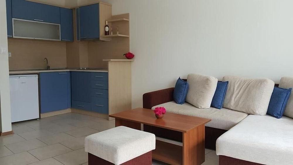 Apart Complex Aquamarine