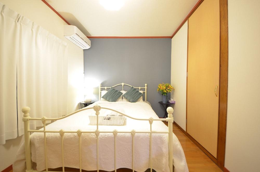 Sobe House in Yomitanson