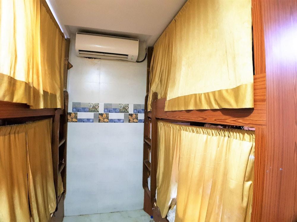 Hexa Ahlan Dorm - Hostel