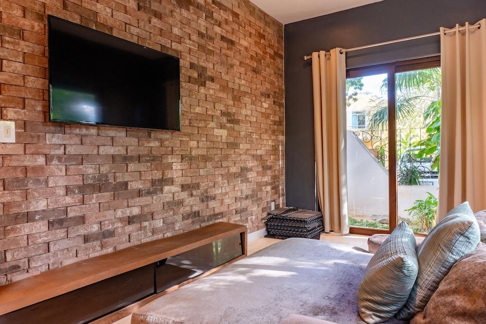 Uxmal 5 Bedroom Villa by RedAwning