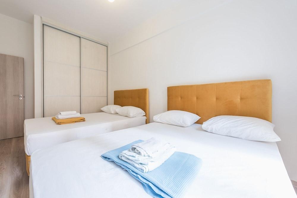 Athens Crystal Suites Apartments