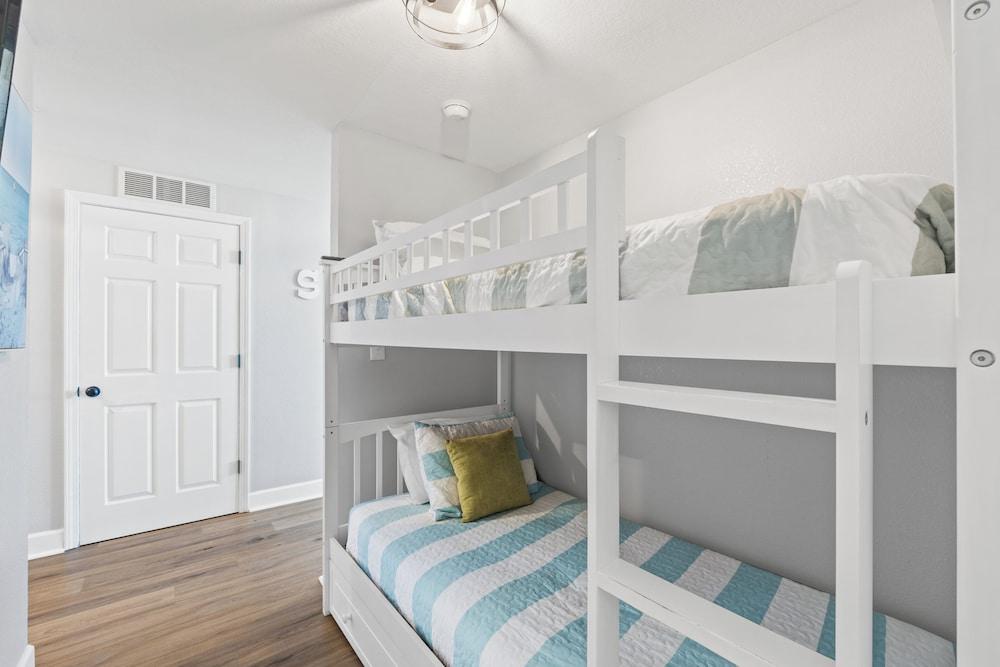 Tidewater by Book That Condo