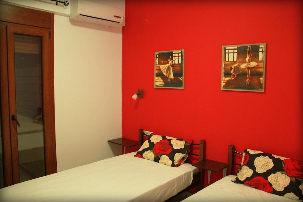 Armonia Uphoria Villa