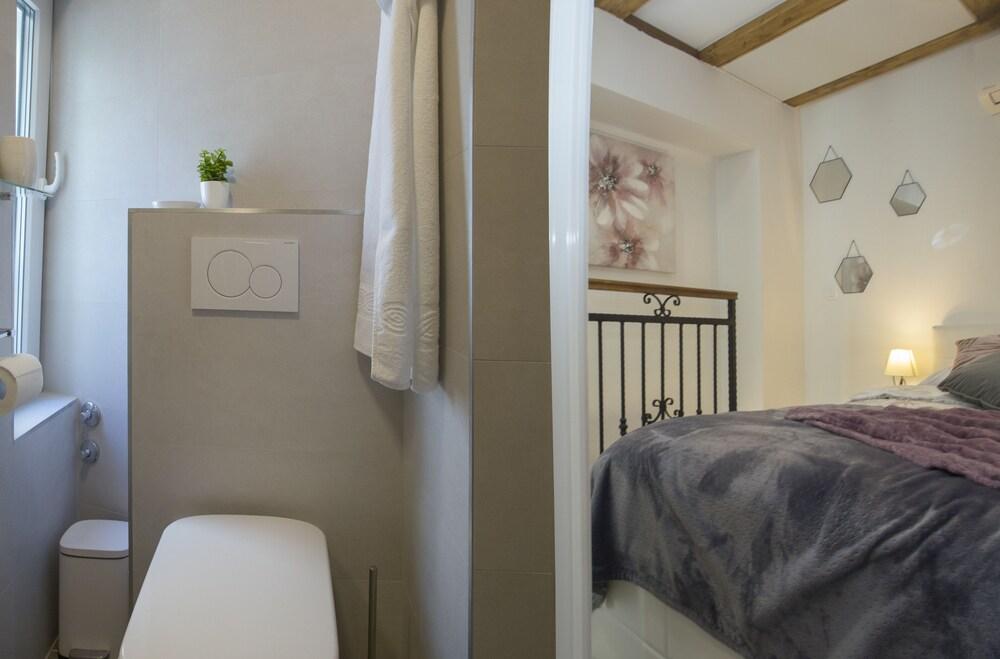 Old Center Stone House