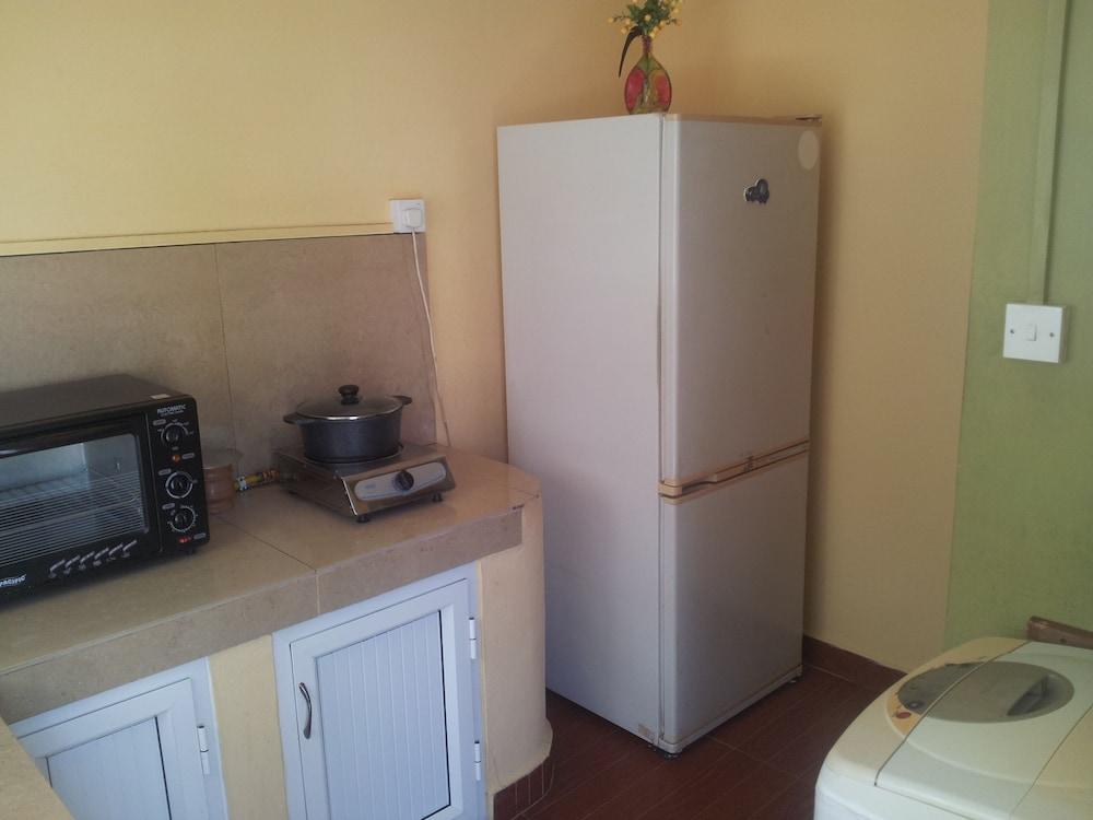 Fully Furnished 2 Bedroom Ground Floor Apartment With Pool