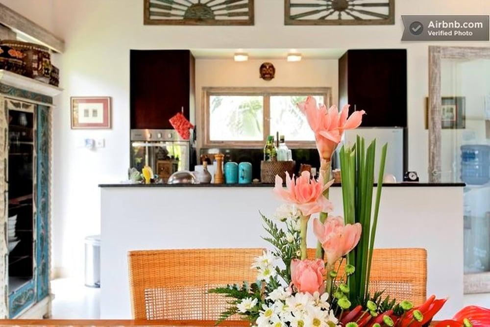 Jasmine Lower Suiteubudbest Breakfast In Bali