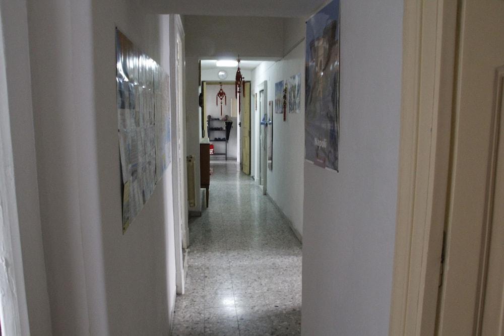 Room in B&B - 1 bed in Basic 8 Bed Mixed Dorm - Shared Bathroom