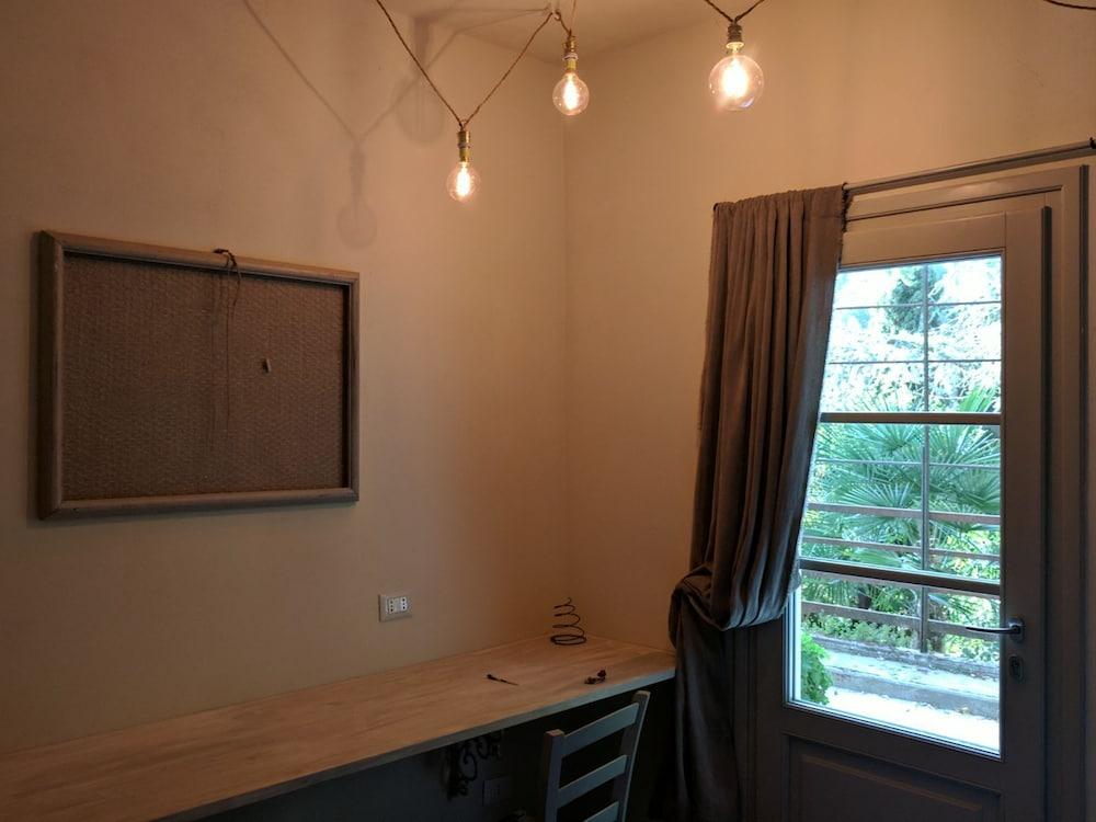 Room-double Room With Services