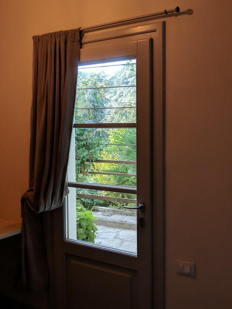 Room-double Room With Services