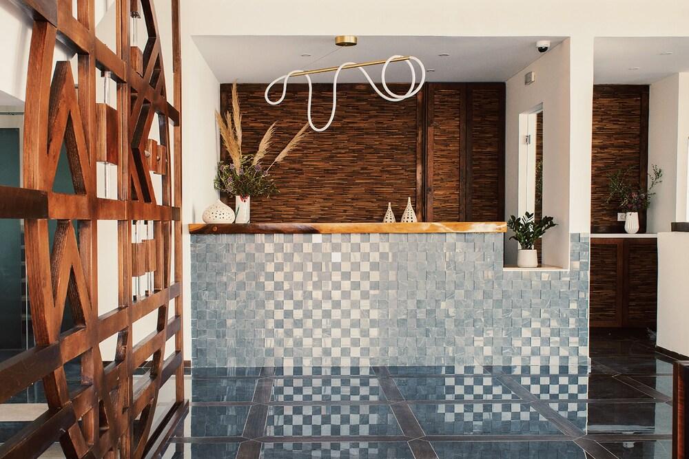 Aliv Stone Suites & Spa