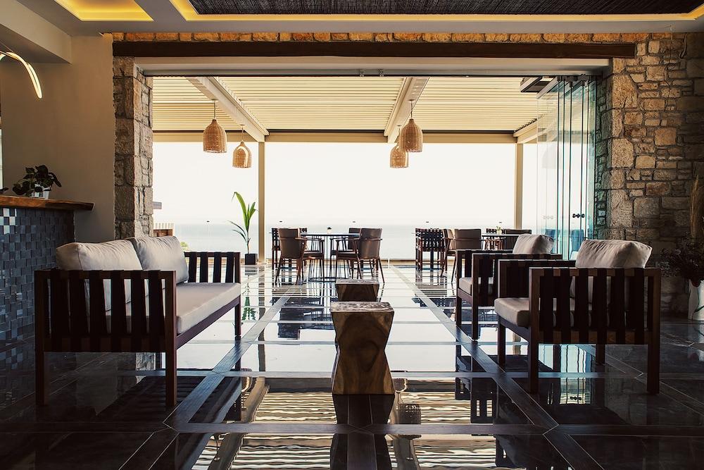 Aliv Stone Suites & Spa