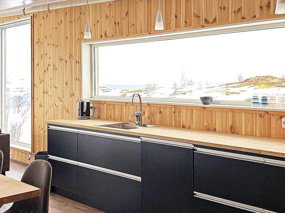 4 Star Holiday Home in Kvaløya