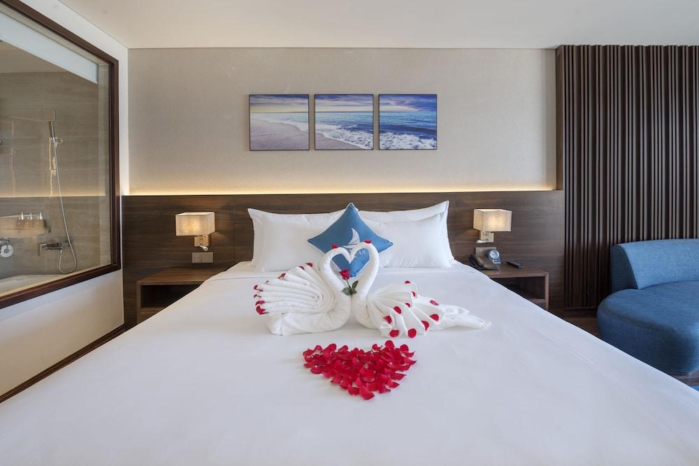 Canvas Danang Beach Hotel