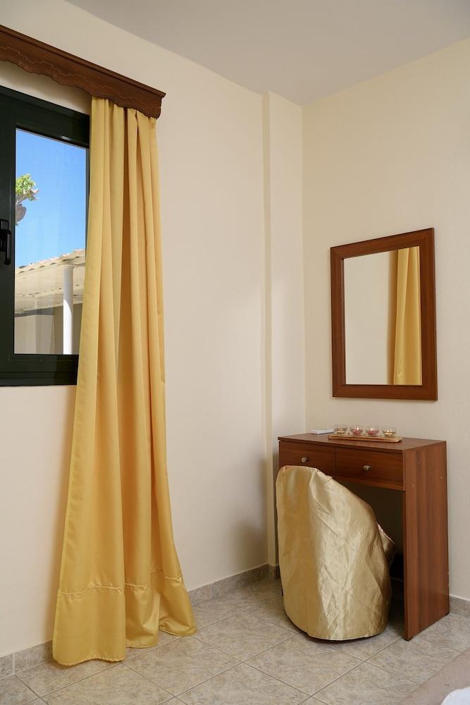 Petrakis Maisonette Near The Sea