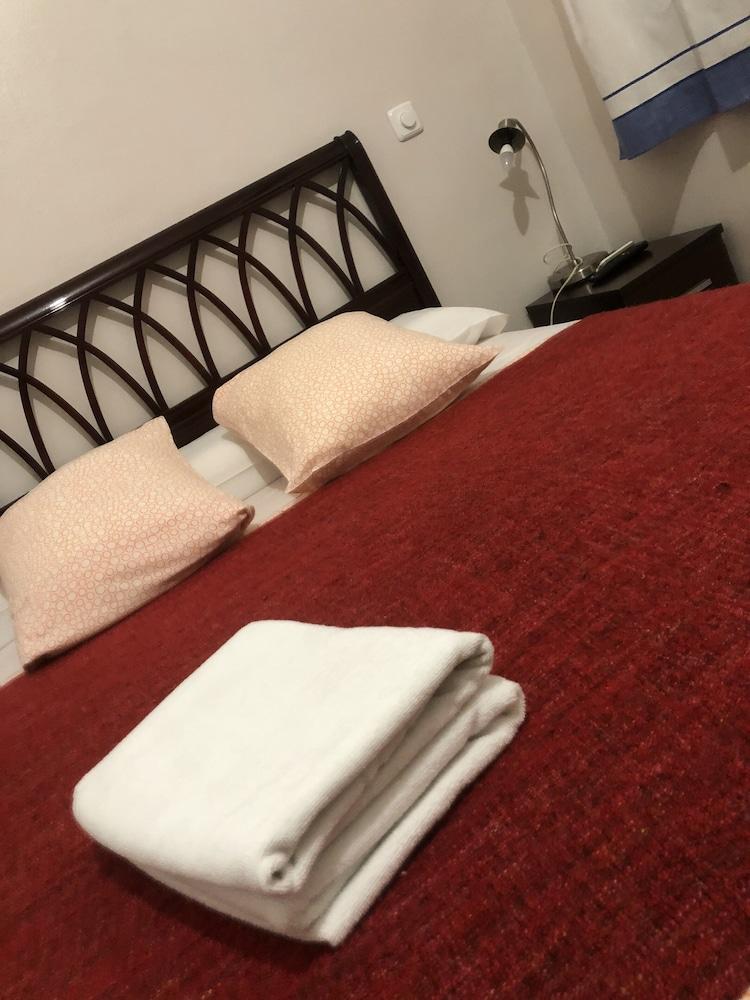 Hostal Village  Multicolor - Adults Only