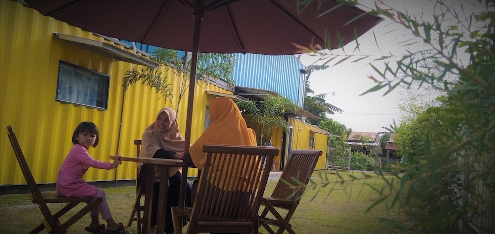 Aviano Syariah Backpacker Hotel