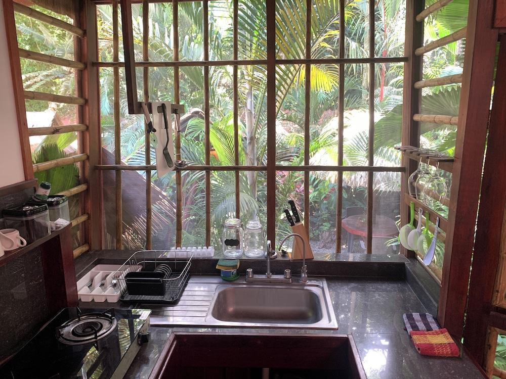 Charming 2-person Apartment in Playa Chiquita, Puerto Viejo