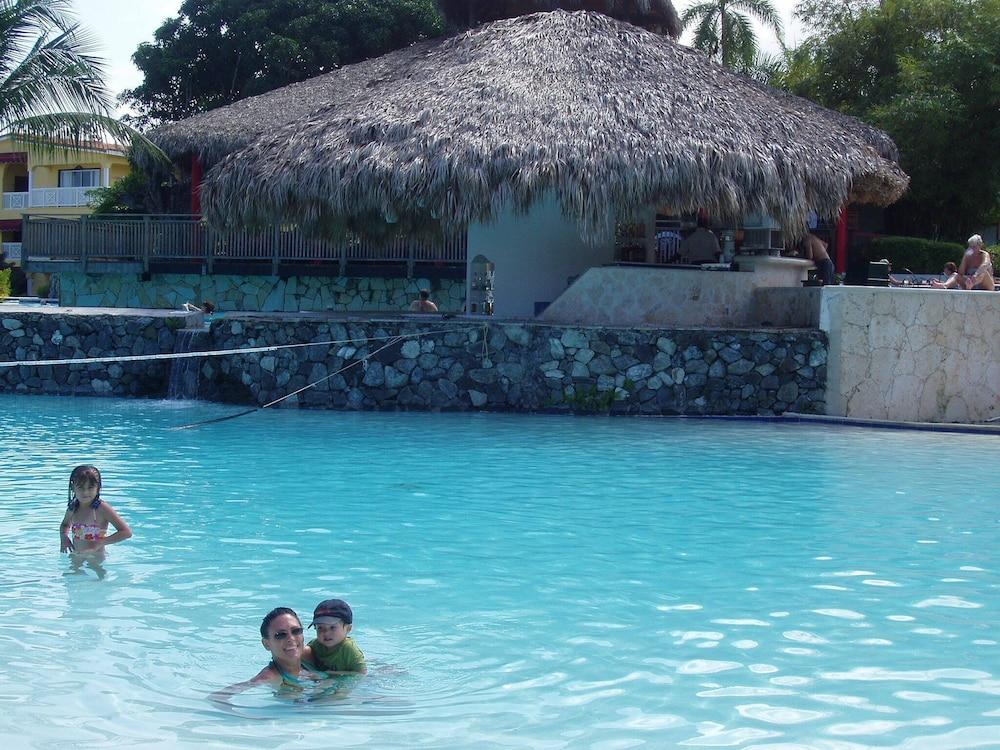 3br Villa With Vip Access - All Inclusive Program With Alcohol Included