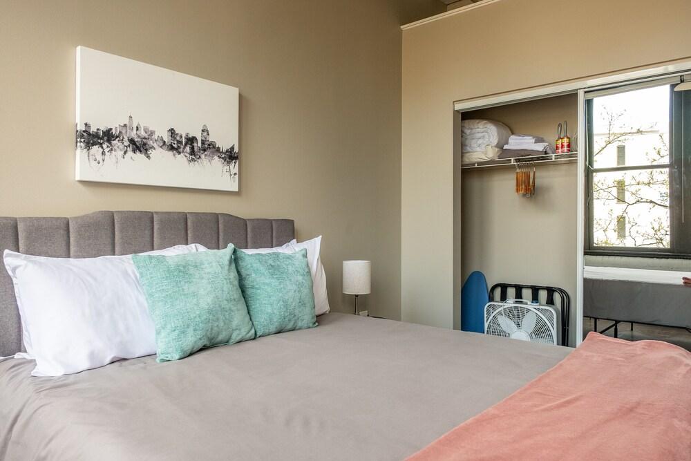 FRONTDESK East 8 Loft Apts Downtown Cincinnati