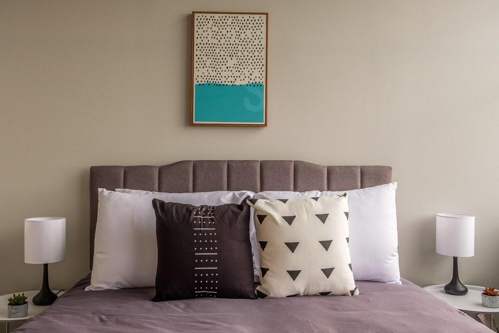 FRONTDESK Waterfront Apts Downtown Cleveland