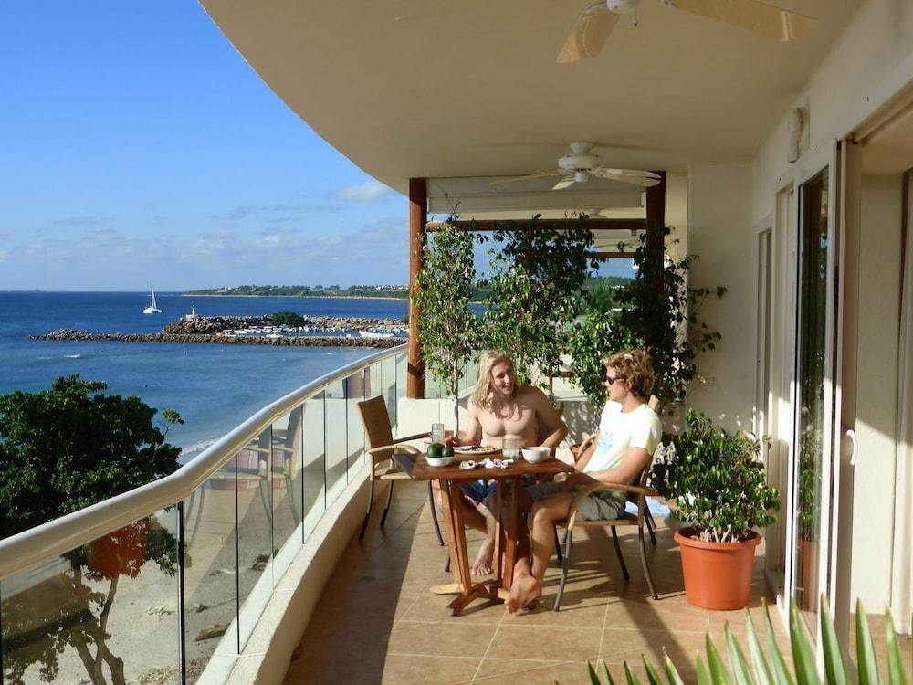 "absolute Beachfront Luxury Condo With Great Views!"