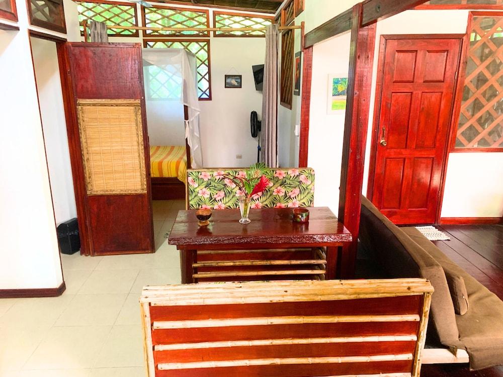 Villa 6 - Luxury 2 Bed Villa - Small Private Garden