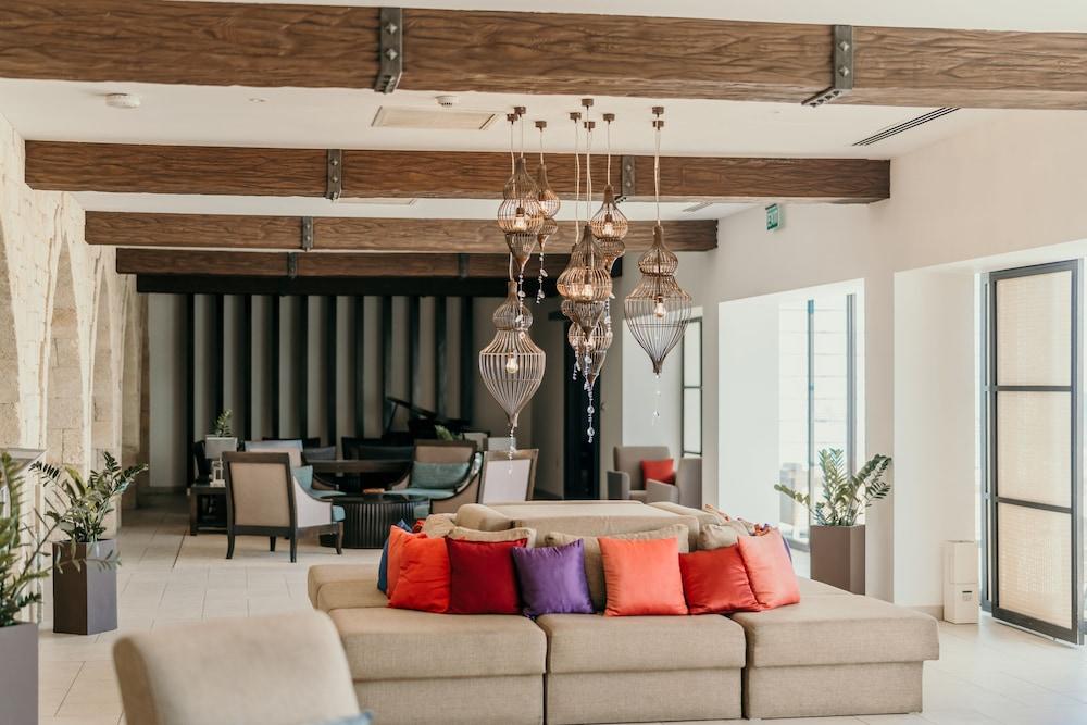 Arkin Palm Beach Hotel