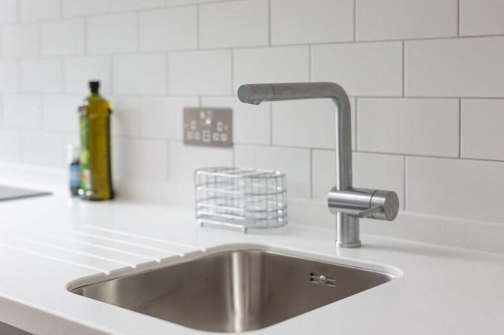 Brand NEW Studio Apartment with Castle View