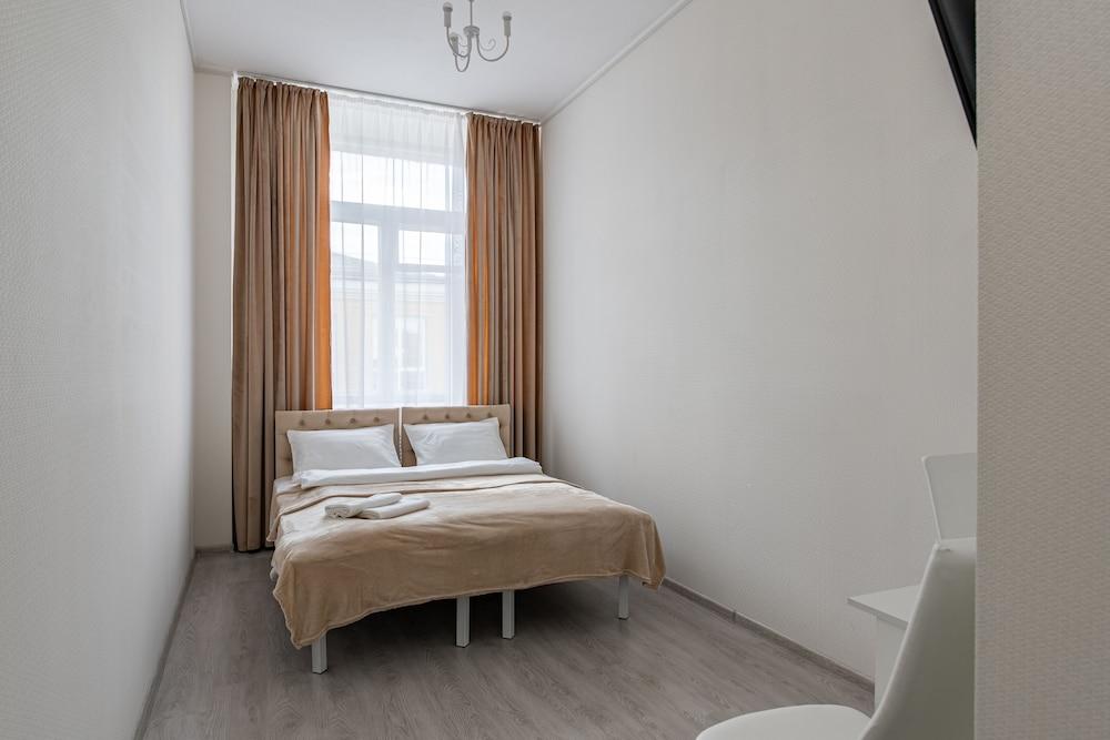 Hotel Dynasty on Belorusskaya