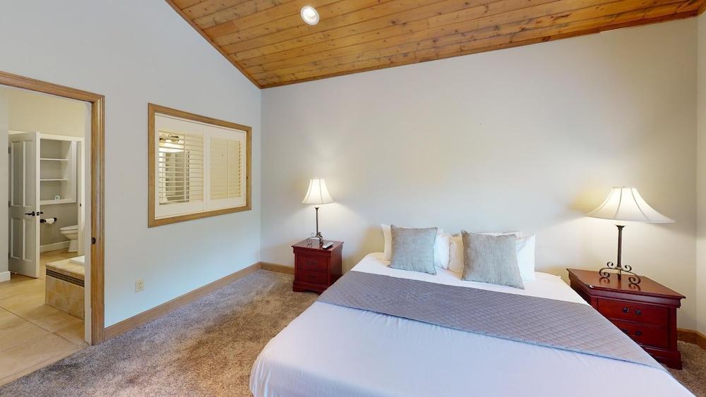 Viewpoint Condominiums