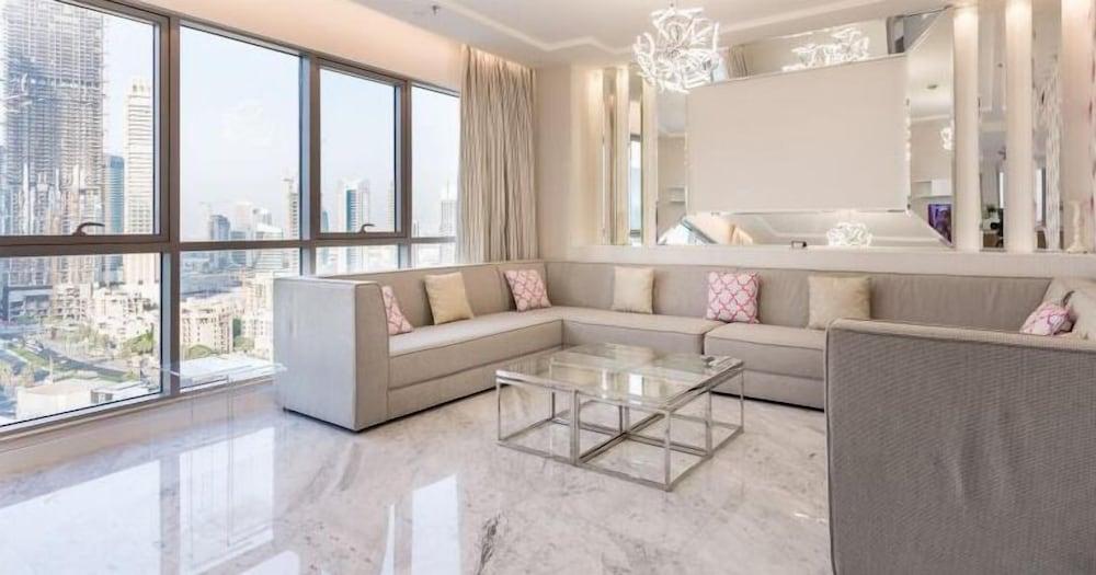 Residences 3B/R Tower 7